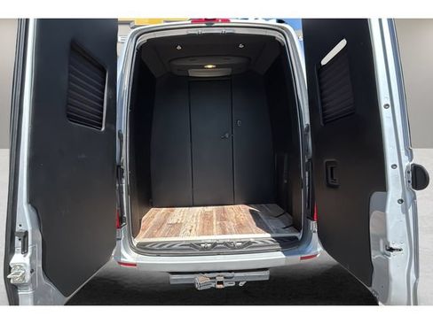 Used 2021 Mercedes-Benz Sprinter 2500 image 32