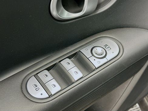 Used 2023 Hyundai Ioniq 5 SE image 15