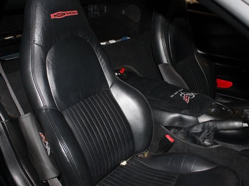 Used 2001 Chevrolet Corvette Z06 RWD image 40