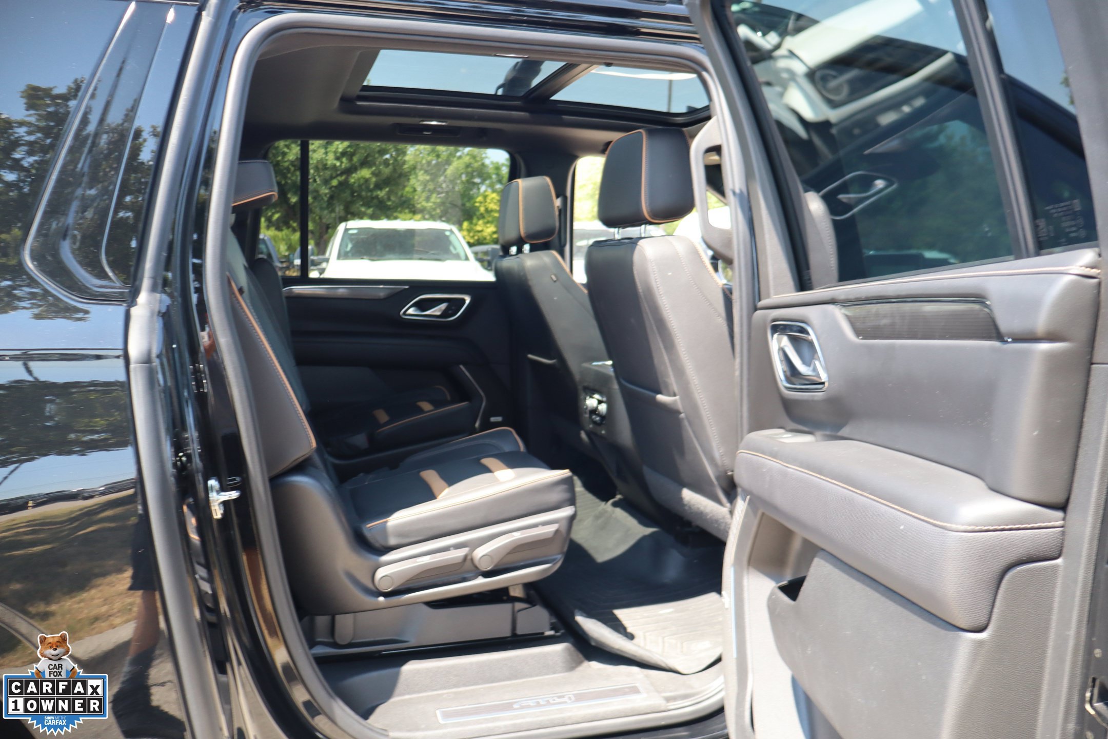 Used 2023 GMC Yukon XL AT4 AWD/4WD image 32