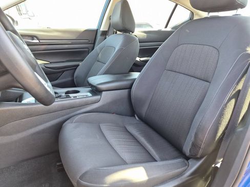 Used 2025 Nissan Altima 2.5 SV AWD/4WD image 24