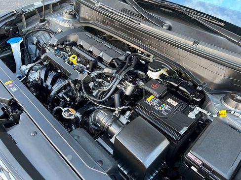 Certified 2025 Hyundai Venue SEL image 30