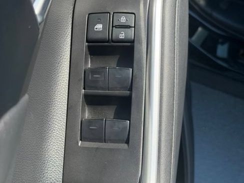 Used 2023 Toyota Highlander XSE AWD/4WD image 17