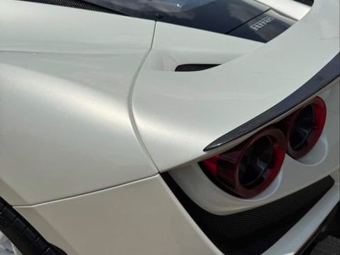 Used 2021 Ferrari F8 Tributo RWD image 11