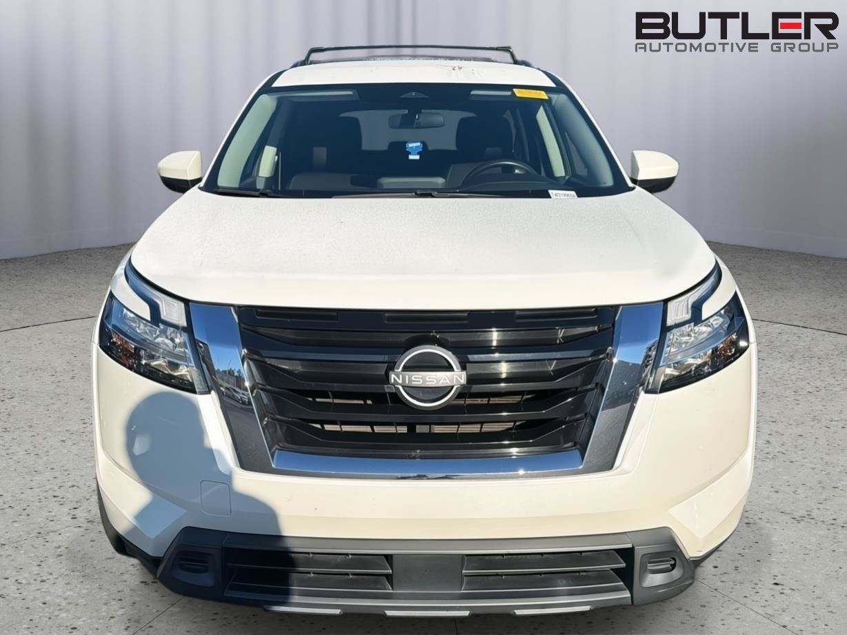 Used 2022 Nissan Pathfinder SV FWD image 4