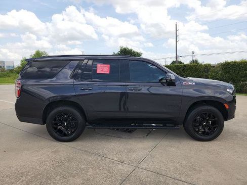 Used 2022 Chevrolet Tahoe Z71 w/ Luxury Package AWD/4WD image 4