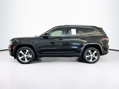 Used 2023 Jeep Grand Cherokee Limited AWD/4WD image 4