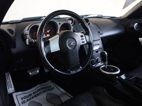 Used 2004 Nissan 350Z Touring RWD image 17