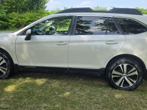 Used 2018 Subaru Outback 2.5i Limited image 5