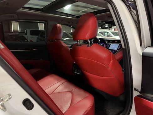 Used 2019 Toyota Camry XSE image 14