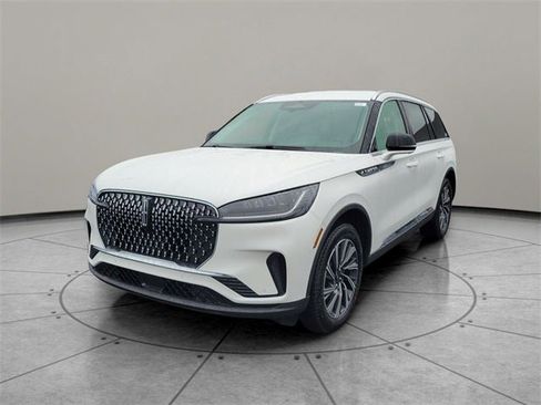 New 2026 Lincoln Aviator AWD image 3