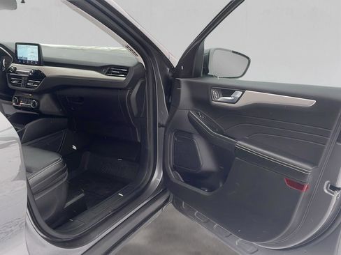 Used 2022 Ford Escape SEL w/ Technology Package image 16