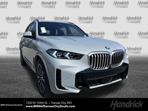 Used 2026 BMW X5 xDrive40i w/ M Sport Package AWD/4WD image 1