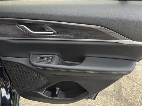 Certified 2023 Jeep Grand Cherokee Limited image 16