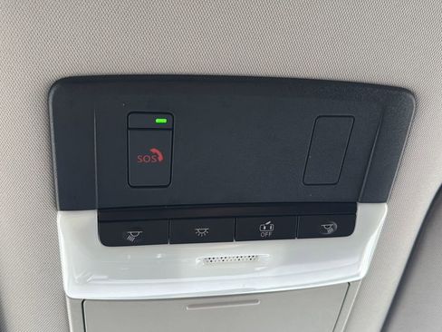 Used 2025 Nissan Pathfinder SV FWD image 14