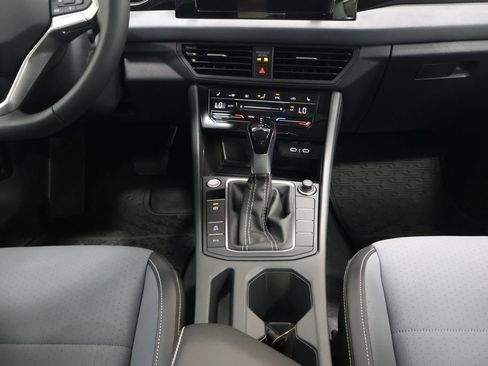 New 2026 Volkswagen Jetta SE FWD image 20