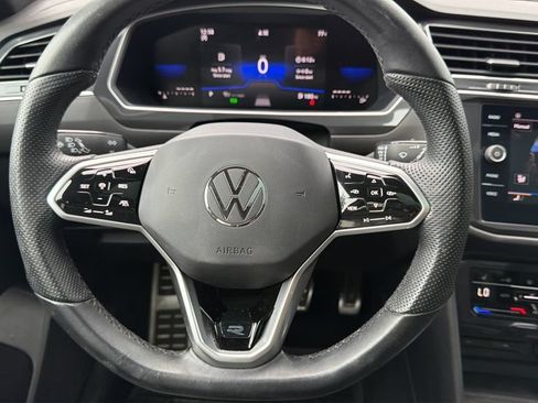 Used 2023 Volkswagen Tiguan SE R-Line FWD image 13
