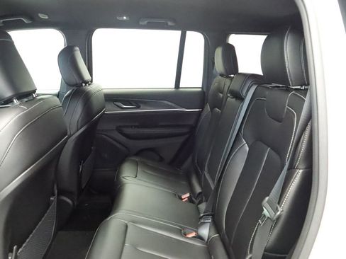 Used 2025 Jeep Grand Cherokee Limited w/ Trailer Tow Package image 24