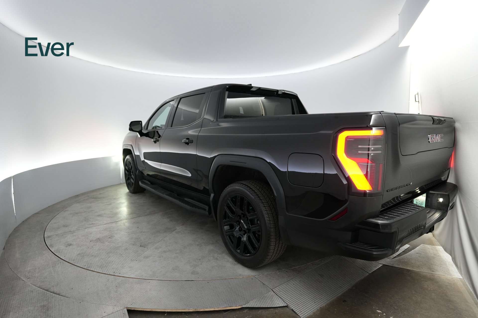 Used 2026 GMC Sierra EV Elevation w/ LPO, Elevation Dark Package AWD/4WD image 3