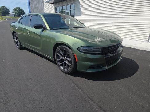 Used 2021 Dodge Charger SXT w/ Blacktop Package RWD image 18