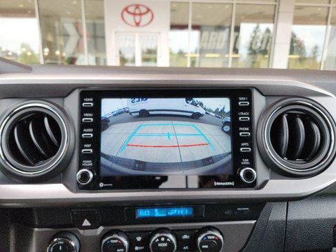 Certified 2022 Toyota Tacoma SR5 AWD/4WD image 14