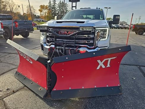 Used 2022 GMC Sierra 2500 SLE w/ SLE Value Package; image 8