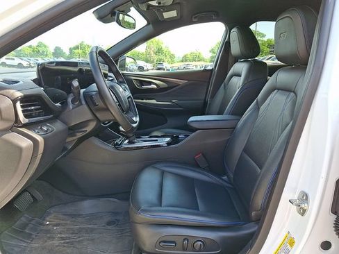 Used 2024 Buick Envista Sport Touring w/ Convenience I Package FWD image 13