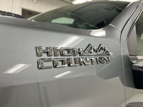 Used 2024 Chevrolet Silverado 2500 High Country w/ High Country Premium Package AWD/4WD image 27
