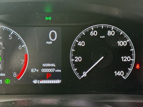 Certified 2025 Honda Pilot EX-L image 9