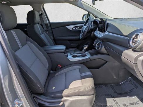 Used 2025 Chevrolet Blazer LT FWD image 21