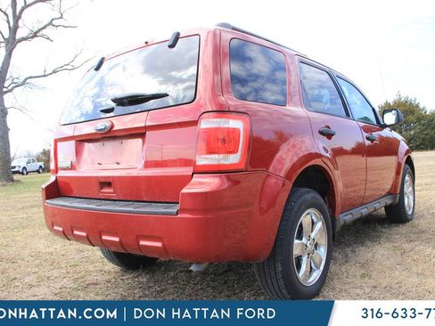 Used 2011 Ford Escape XLT image 7