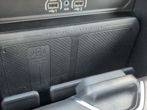 Used 2025 RAM 1500 Laramie AWD/4WD image 19