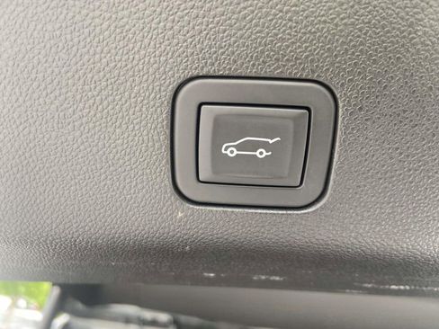Certified 2025 Cadillac Escalade ESV Premium Luxury w/ LPO, Radiant Package AWD/4WD image 11