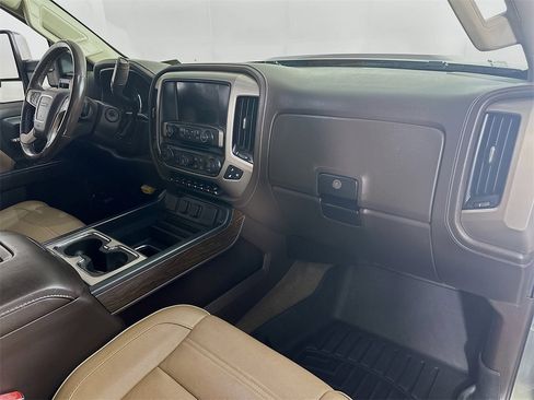 Used 2018 GMC Sierra 2500 Denali w/ Duramax Plus Package image 32