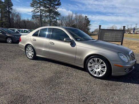 Used 2008 Mercedes-Benz E 350 Sedan image 4
