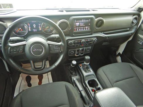 Used 2022 Jeep Gladiator Sport AWD/4WD image 2