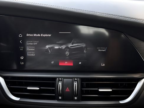 Used 2022 Alfa Romeo Giulia Ti RWD image 9