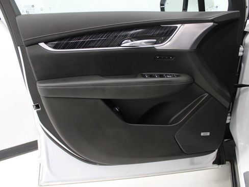 Certified 2024 Cadillac XT6 Premium Luxury image 15