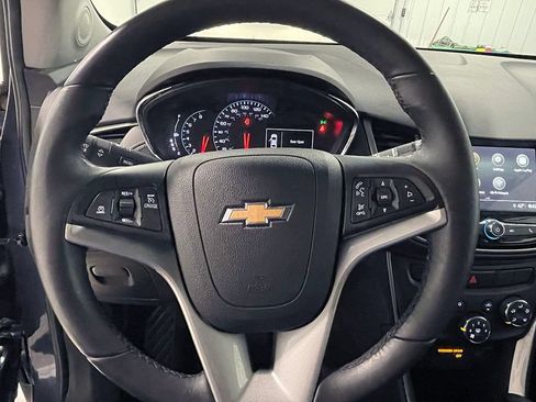 Used 2018 Chevrolet Trax LT w/ LT Convenience Package AWD/4WD image 30