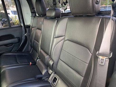 Used 2021 Jeep Gladiator Overland w/ Popular Equipment Package image 9