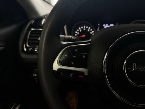 Used 2021 Jeep Compass Latitude image 24