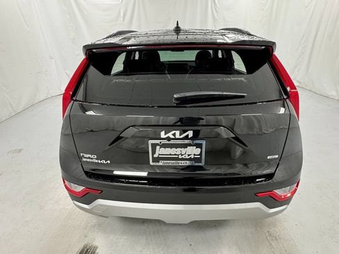New 2026 Kia Niro EX FWD image 4