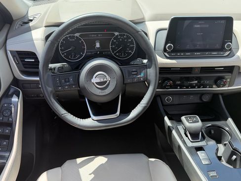 Certified 2023 Nissan Rogue SV w/ SV Premium B Package FWD image 13