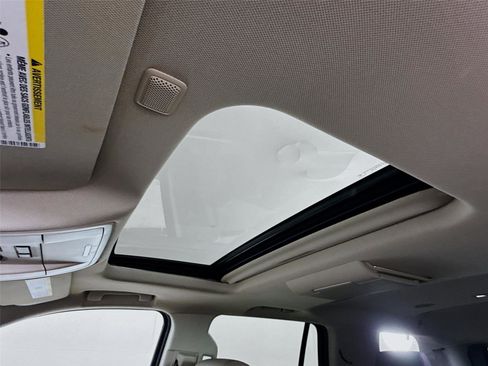 Used 2016 GMC Yukon SLT w/ Open Road Package image 17