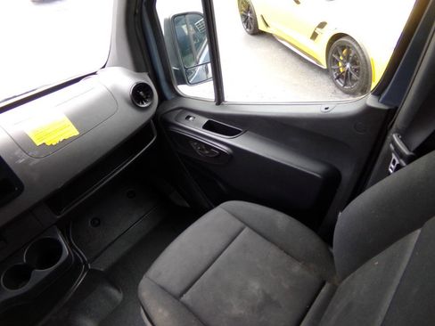 Used 2019 Mercedes-Benz Sprinter 170 image 22