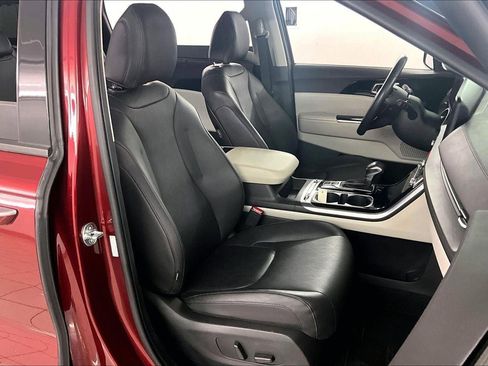 Used 2023 Kia Carnival SX FWD image 29