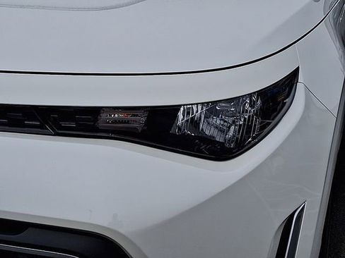 Certified 2023 Kia Soul LX w/ LX Technology Package FWD image 9