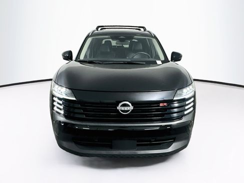 Used 2025 Nissan Kicks SR FWD image 2