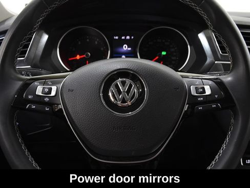 Used 2021 Volkswagen Tiguan SE w/ Panoramic Sunroof Package FWD image 18
