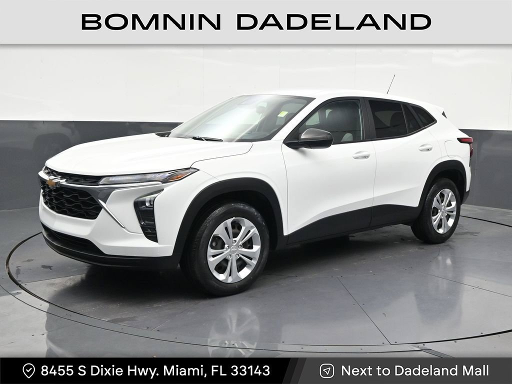 Used 2024 Chevrolet Trax LS w/ Driver Confidence Package FWD image 1